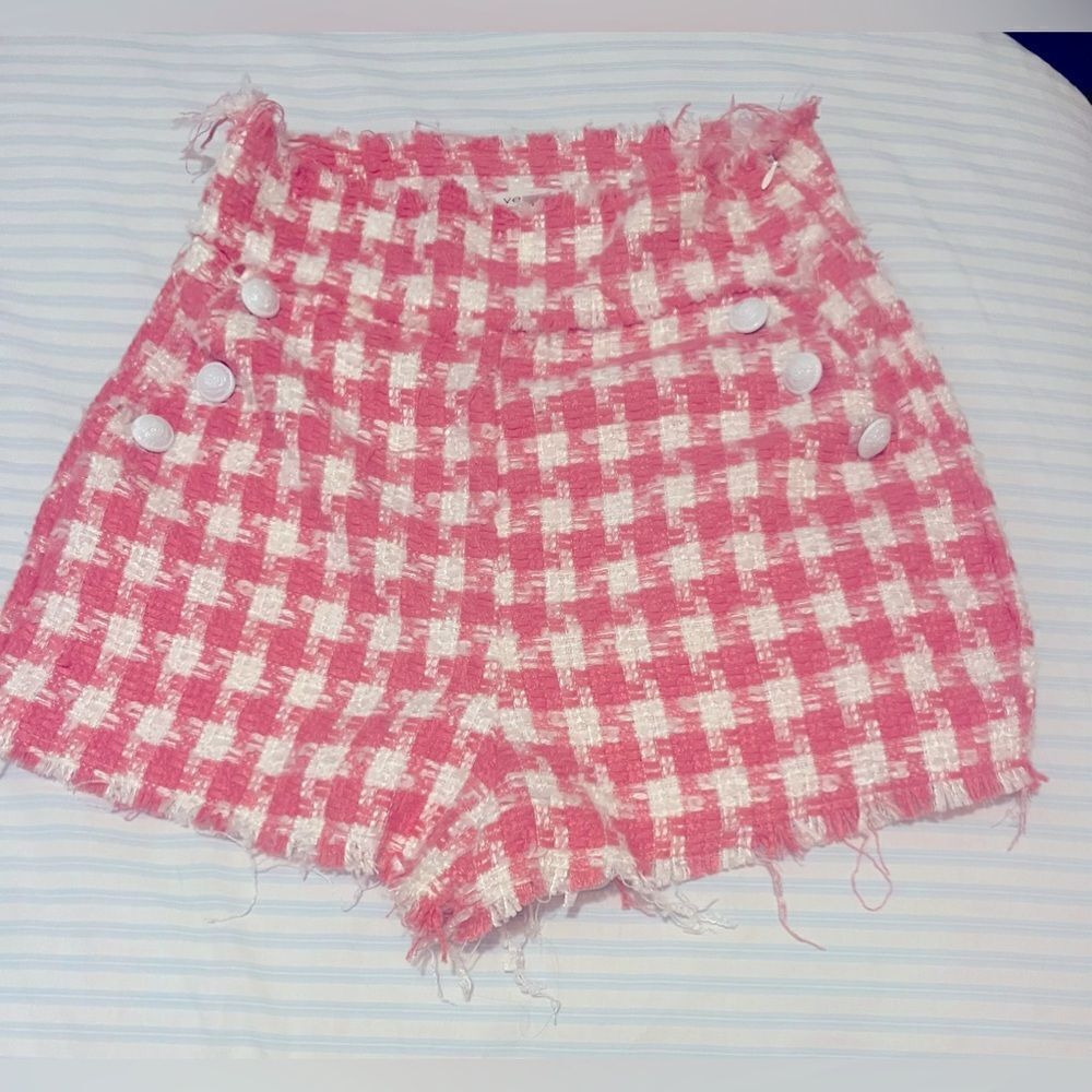 Chic Pink and White shorts; Size small - Picture 10 of 11